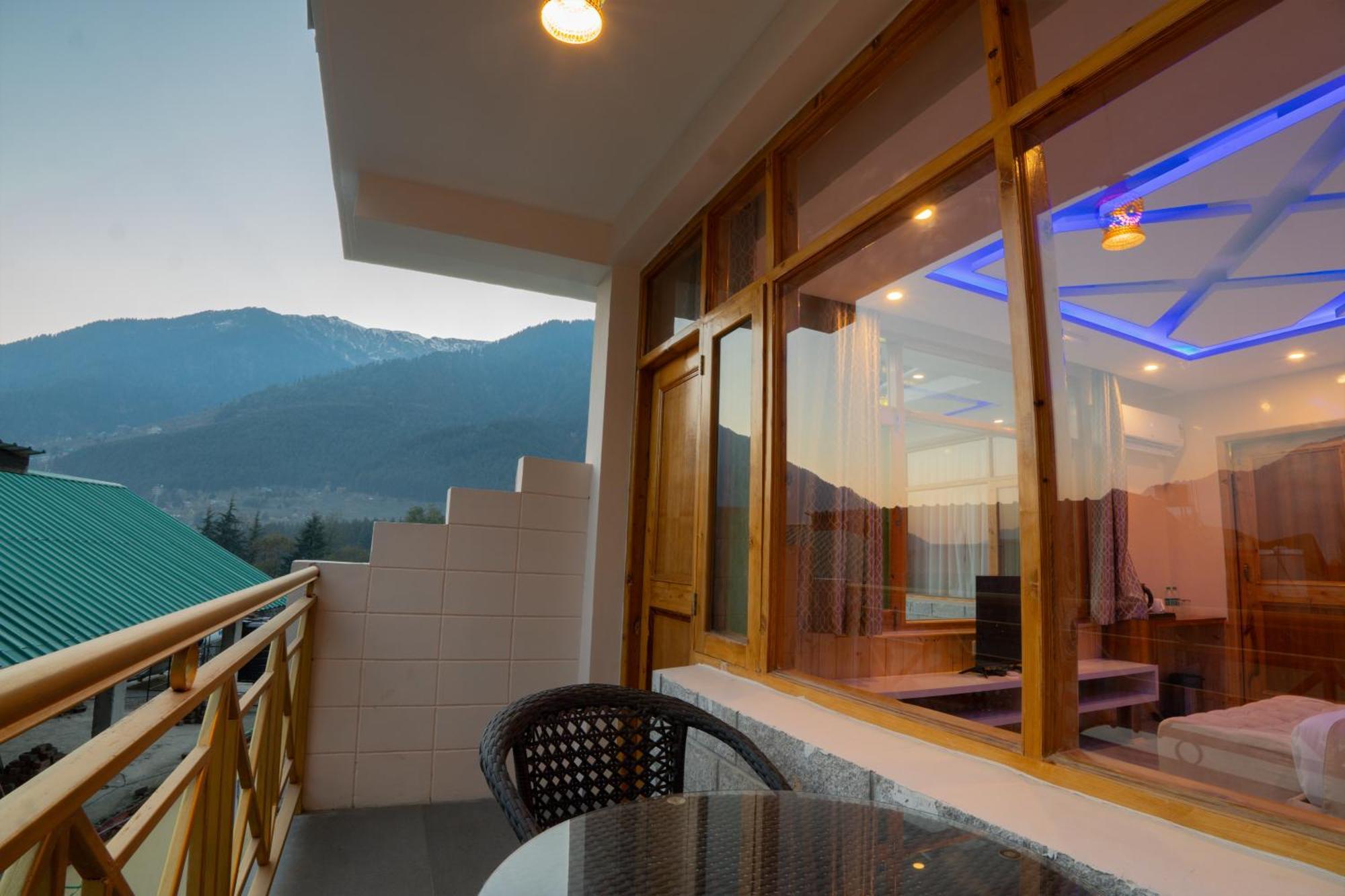 West Western Resort Manali #Neartomallroad #Gym #Lawn #Playingzone #Pooltable #Kidsfriendly #Mountainview #Tabletennis #Familyfriendly #Privateparking Екстер'єр фото