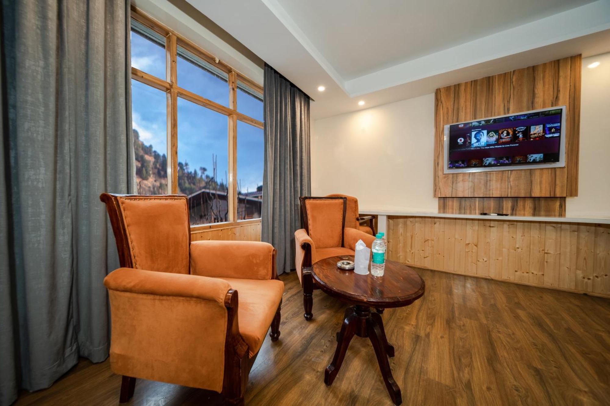 West Western Resort Manali #Neartomallroad #Gym #Lawn #Playingzone #Pooltable #Kidsfriendly #Mountainview #Tabletennis #Familyfriendly #Privateparking Екстер'єр фото