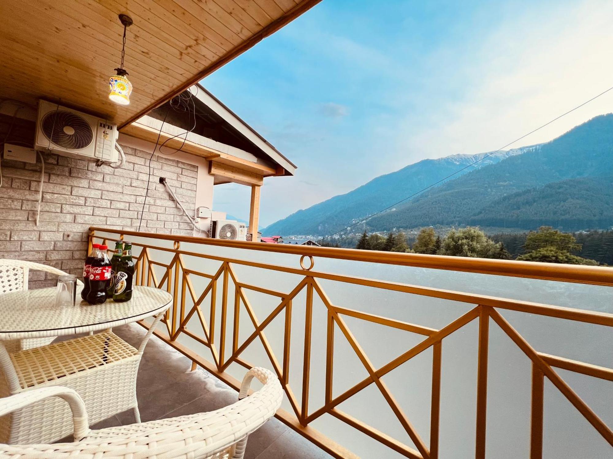 West Western Resort Manali #Neartomallroad #Gym #Lawn #Playingzone #Pooltable #Kidsfriendly #Mountainview #Tabletennis #Familyfriendly #Privateparking Екстер'єр фото
