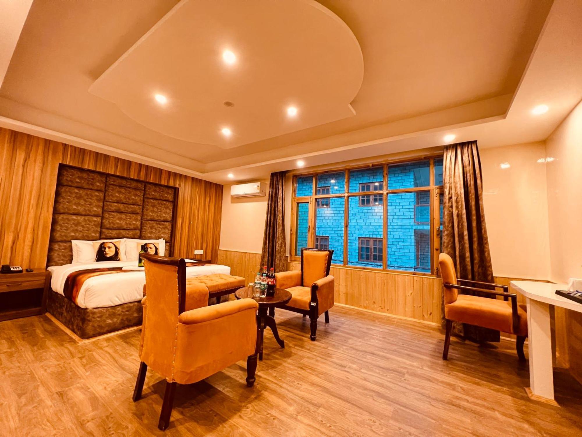 West Western Resort Manali #Neartomallroad #Gym #Lawn #Playingzone #Pooltable #Kidsfriendly #Mountainview #Tabletennis #Familyfriendly #Privateparking Екстер'єр фото