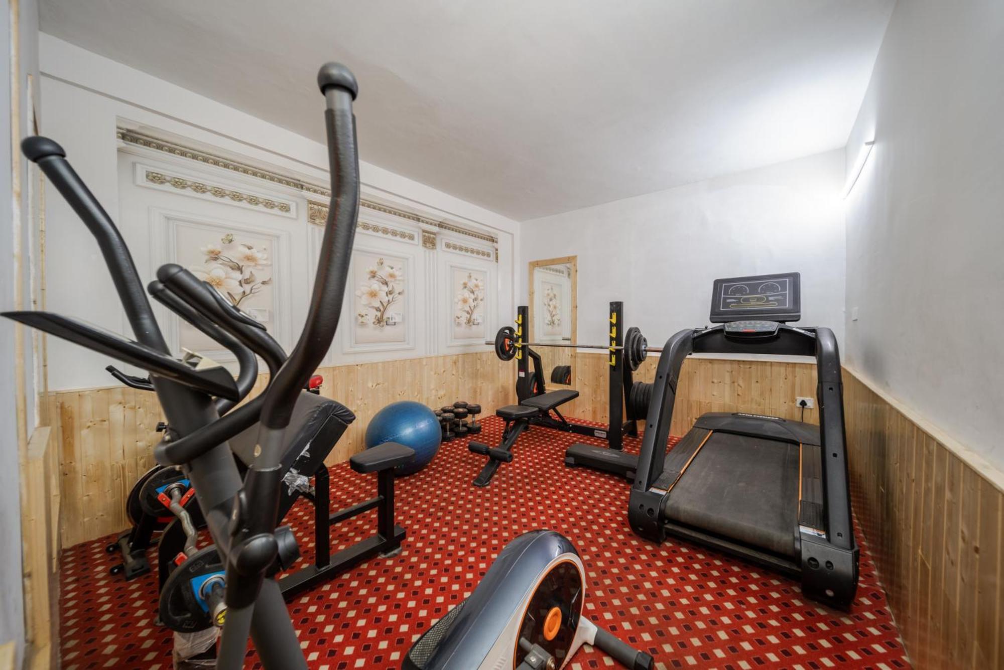 West Western Resort Manali #Neartomallroad #Gym #Lawn #Playingzone #Pooltable #Kidsfriendly #Mountainview #Tabletennis #Familyfriendly #Privateparking Екстер'єр фото