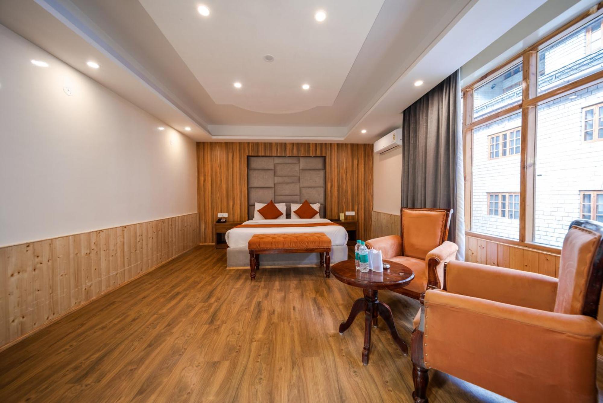 West Western Resort Manali #Neartomallroad #Gym #Lawn #Playingzone #Pooltable #Kidsfriendly #Mountainview #Tabletennis #Familyfriendly #Privateparking Екстер'єр фото